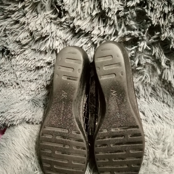 Anne Klein/ Black Snake Embo leather Loafers 10m - Picture 2 of 4
